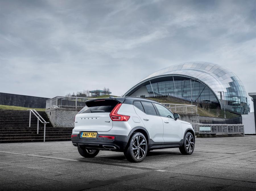  Volvo XC40 T5 R-Design 2017 года  (UK) (фото 35 из 41)